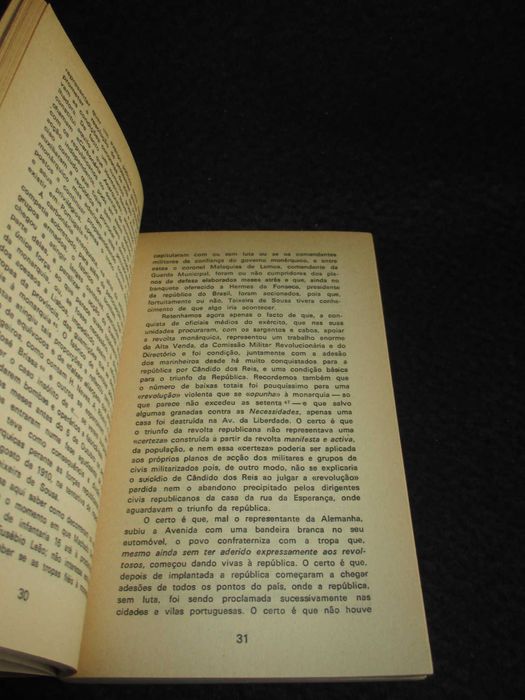 Livro O Operariado e a República Democrática César Oliveira