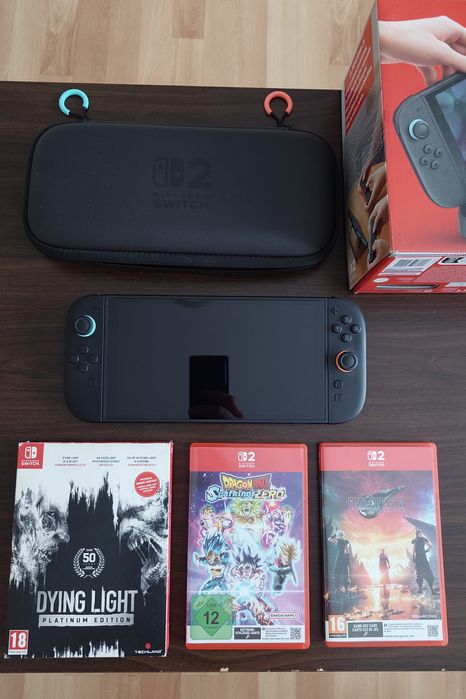 Nintendo Switch 2 + karta 256 GB microSD Express  + gry + Etui