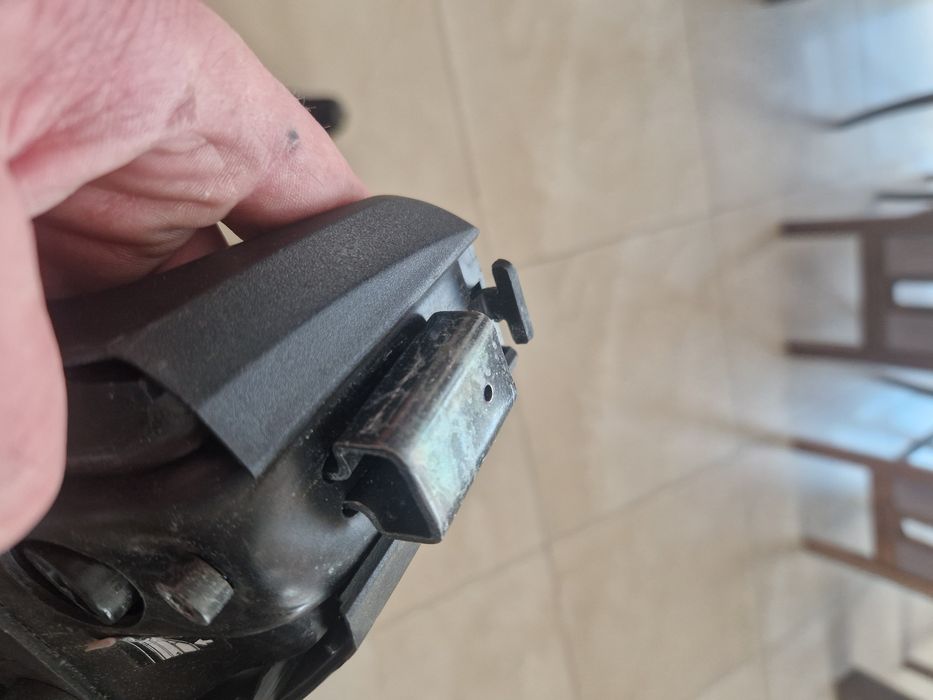 Thule – stopy / mocowania bagażnika dachowego – komplet 4 szt.