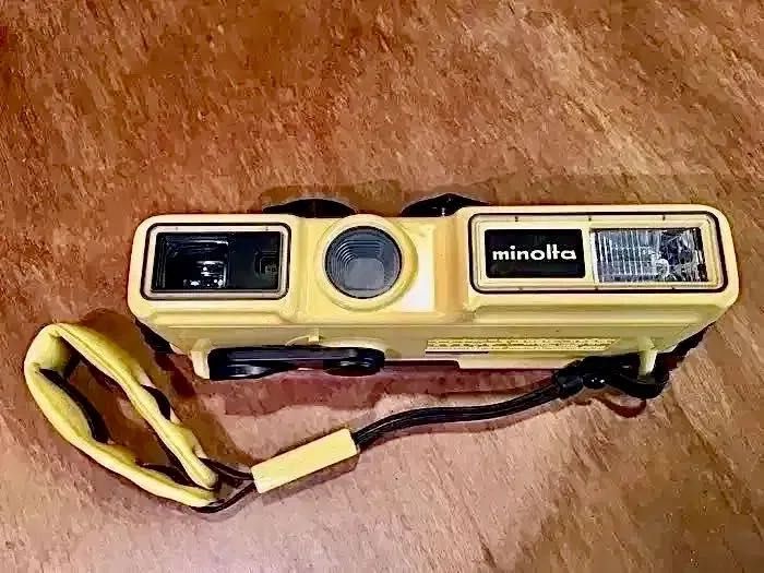 MINOLTA weathermatic A - subaquática - anos 80