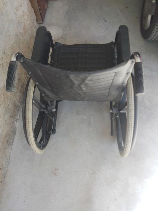 Cadeira manual resistente