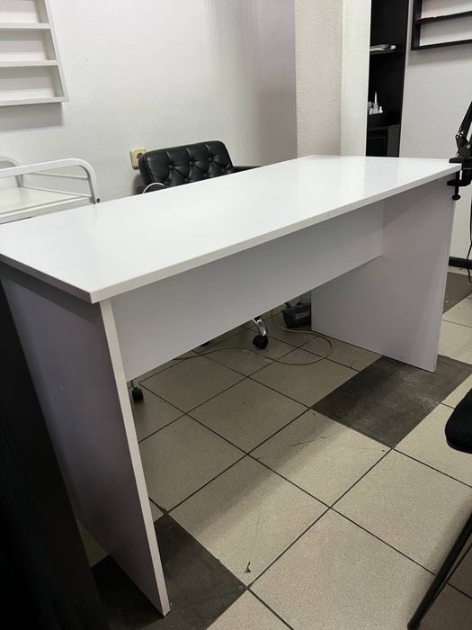 Стол парта для офіса, манікюру або дитини