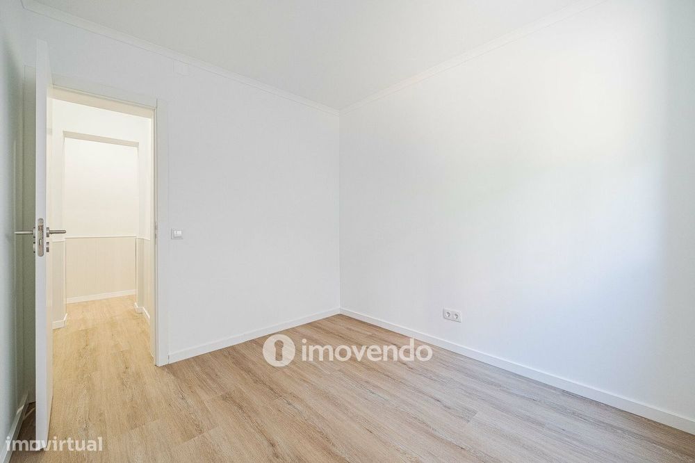 Apartamento T1 remodelado e com cozinha equipada, em Entrecampos