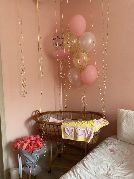 Плетена люлька-колиска з лози на колесах