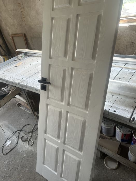 Перефарбування та реставрація вхідних та міжкімнатних дверей