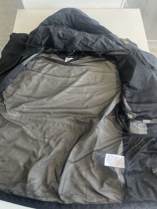 Продам куртку Jack  Wolfskin