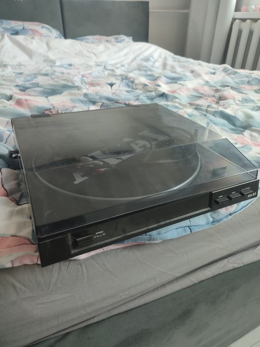 Gramofon AKAI model ATT01U, sprawny !