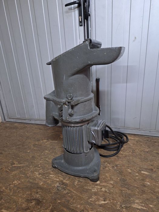 Młyn młynek kruszarka rozdrabniarka do tworzyw Rapid 2 z silnikiem 2,2