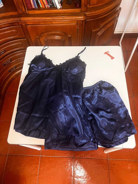 Conjunto De Pijama Azul De Cetim