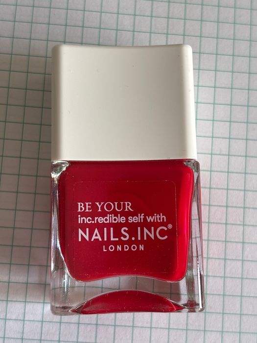 Lakier do paznokci  nails.inc czerwony