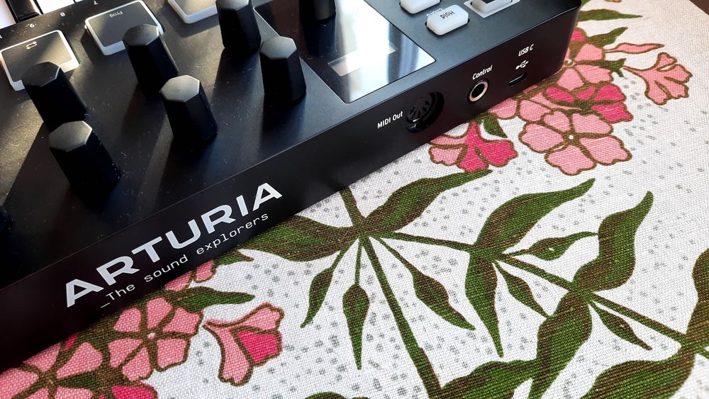 Arturia minilab 3 mk3 midi
