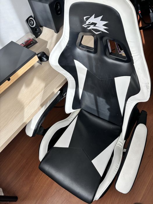 Conjunto Secretaria Ikea + base de monitor e cadeira gaming