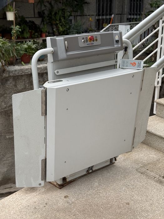 Plataforma Elevatória Stannah Exterior 250 kg para Escadas