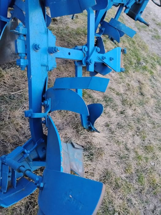 Плуг оборотний Рабеверк Rabe Werk 4 корпуси 3+1