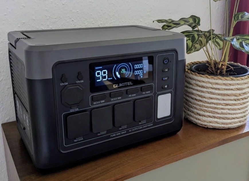 В наявновсті зарядна станція OUKITEL P1000 Plus 1800 Вт/1000 Вт·год