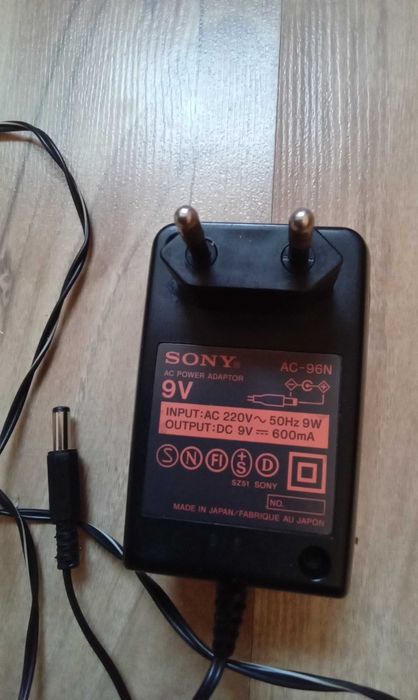Универсальный адаптер(педали эффектов) Sony AC-96N 9W 9V 600mA Made in Japan