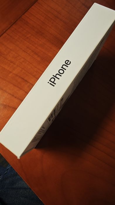 Caixa iPhone 16 Pro