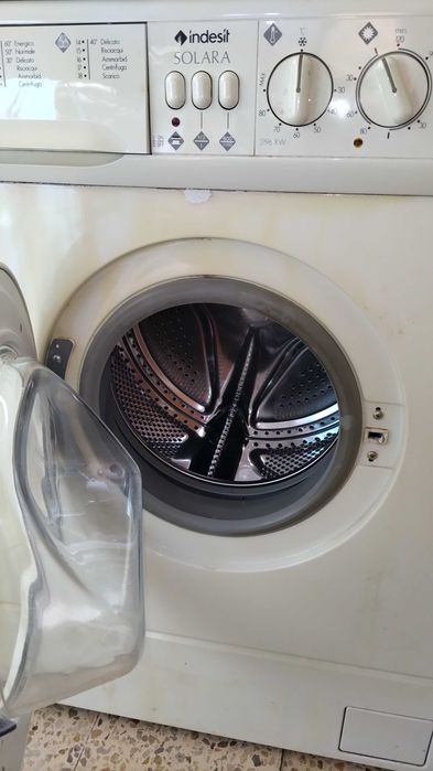 Máquina lavar e secar roupa Indesit