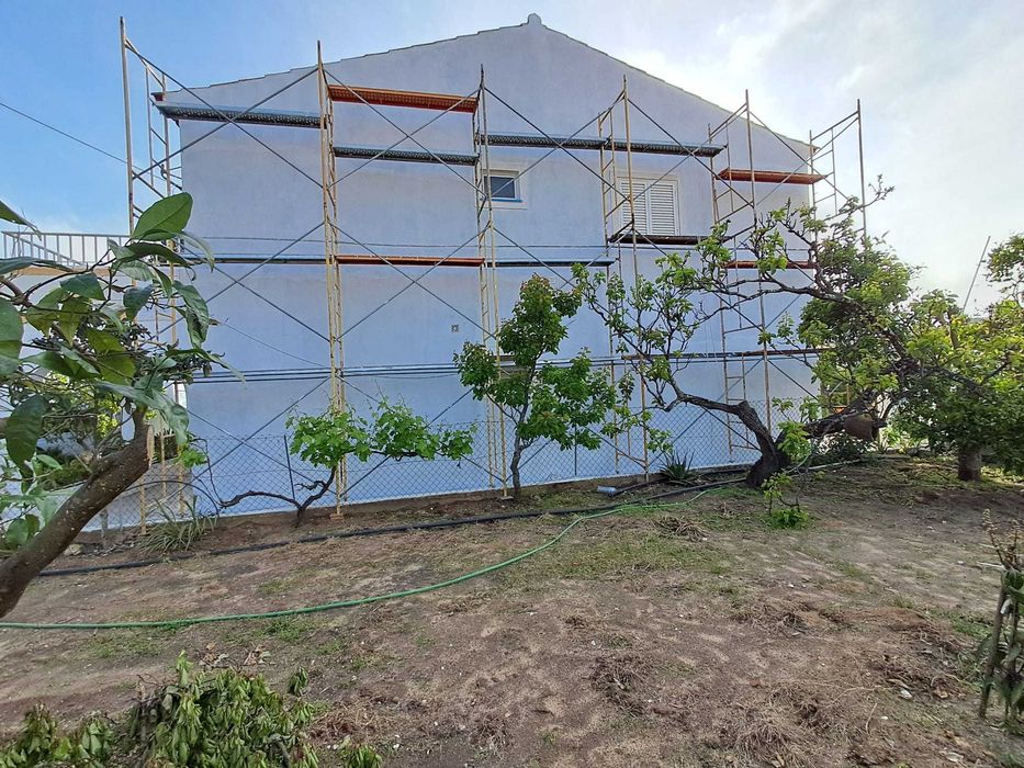 Pintura de interior e exterior.