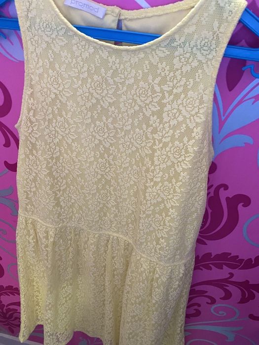 PROMOD Vestido renda amarelo claro (M)