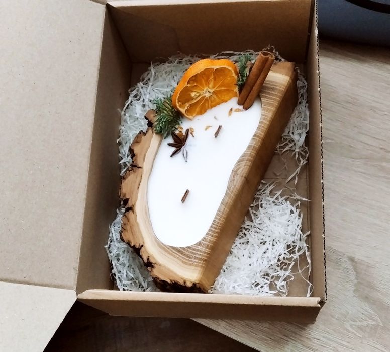 Свічки в дереві.