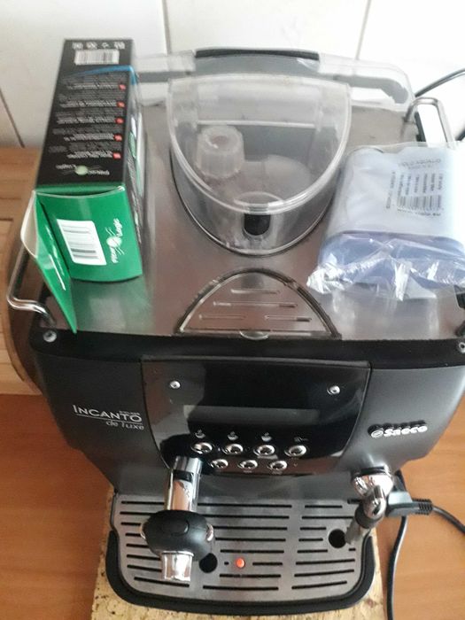Ekspres do kawy Saeco Incanto de Luxe - kawa w ziarnach + kawa mielona