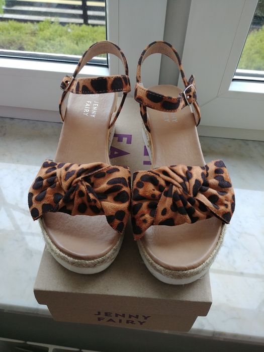 Sandałki rozm.38 CCC