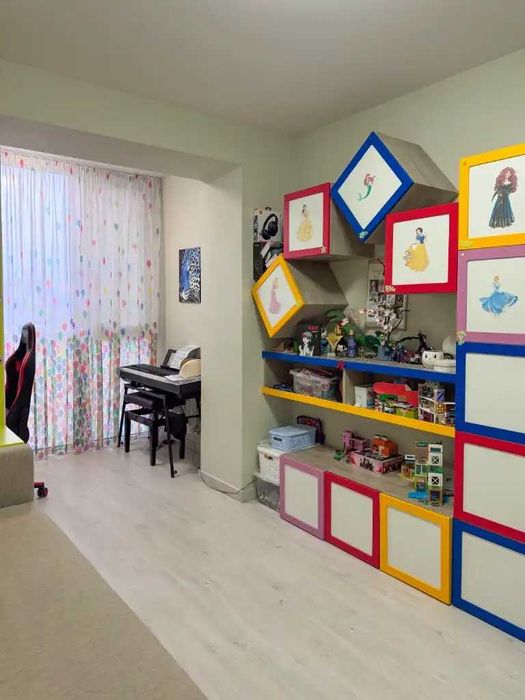 Продам просторную 4-комнатную квартиру в ЖК Атмосфера