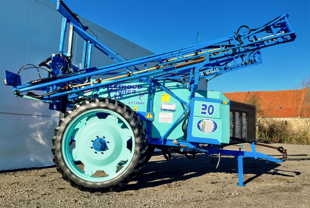 Opryskiwacz Berthoud Primer plus 15m/12m 2000l Filmy z pracy 2011r