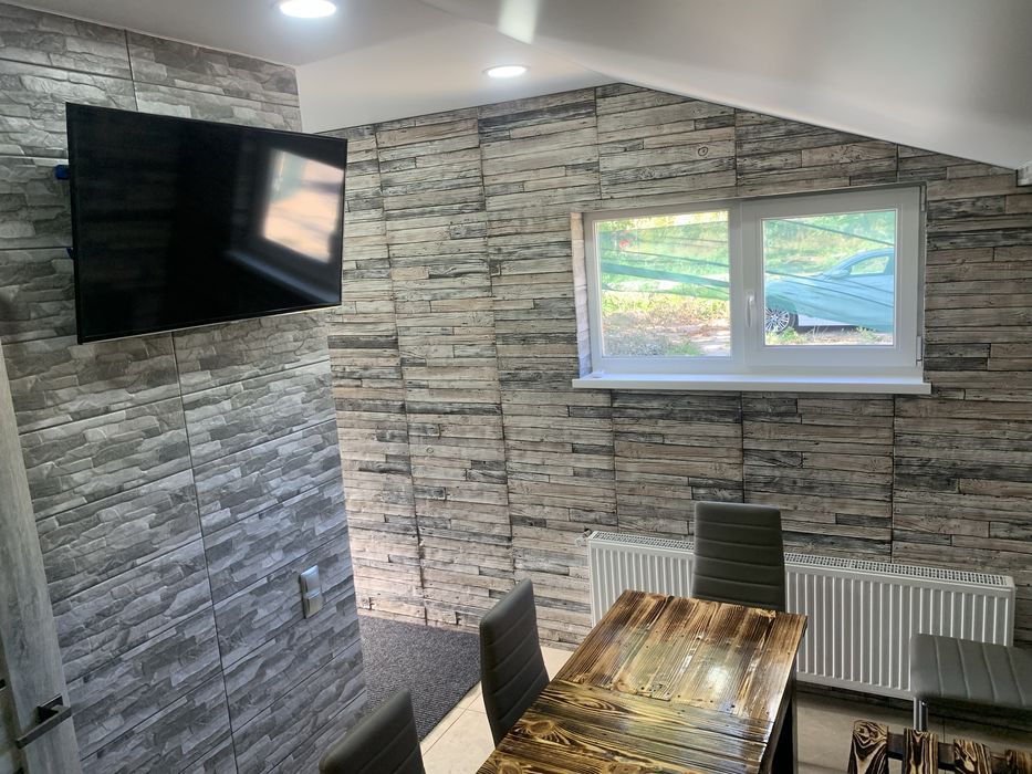 Будинок на березі Дніпра подобово на 1 Перемозі Світло є!!. Лазня,Чан.