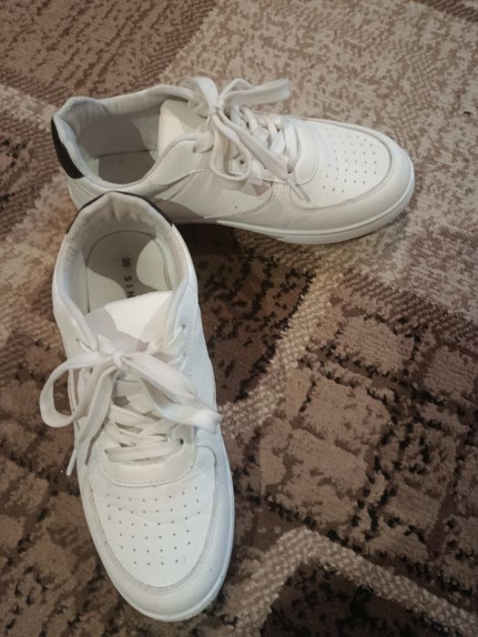 Кеди білі унісекс 38 р