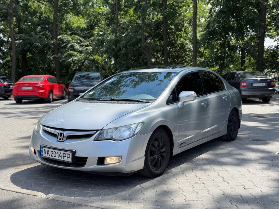 Продам Honda Civic 4D 2008 газ/бенз