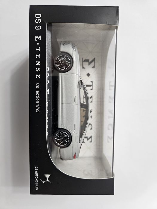 DS 9 E TENSE model w skali 1:43