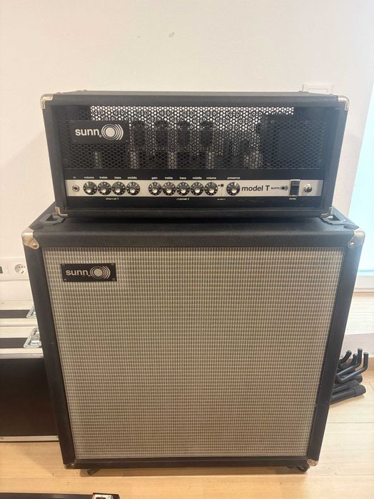 Amplificador de guitarra Sunn O))) Model T - Fender RI - com coluna