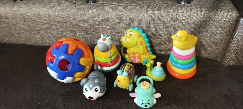 Дитячі іграшки для розвитку