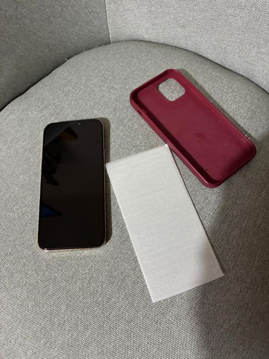 Iphone 12 dourado
