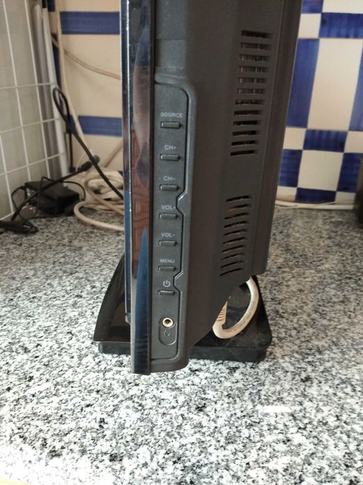 Televisor Crown LCD 16"