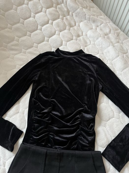 Чорний нарядний гольф під бархат велюр роз с