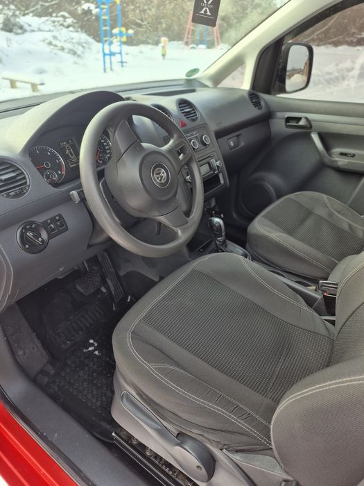 Volkswagen Caddy (2013рік-1,6 дизель+комплект гуми-літо на дисках)