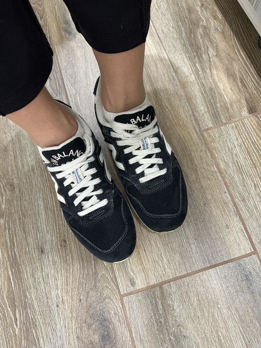 New Balance 996 кросівки в ретро стилі