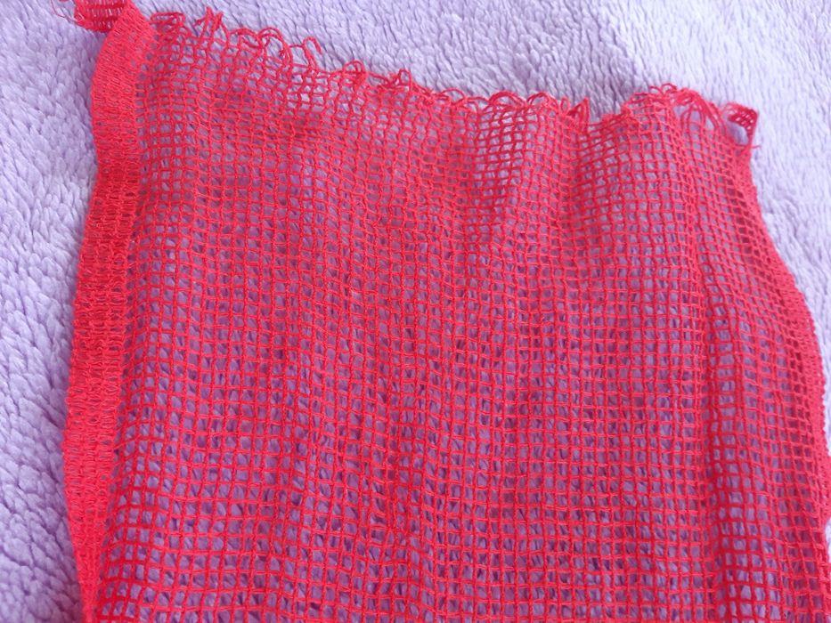 Szalik czerwony, ażurowy