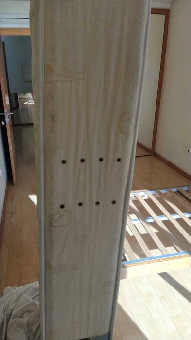 Cama de Solteiro em Madeira Maciça