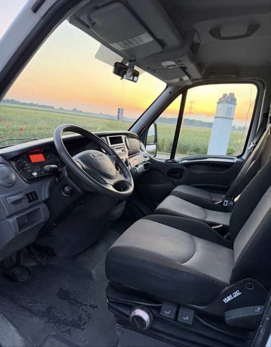 IVECO DAILY 35S21  3.0 diesel MAXI 2015 rok  doka 7 osób/brygadówka  210km