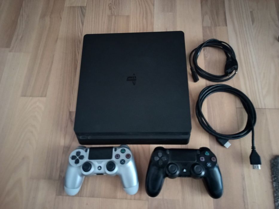 Konsola PS4 slim 1tb + dodatkowy pad