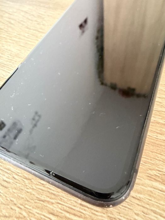 iPhone 11 64 GB Black - Zestaw z Akcesoriami