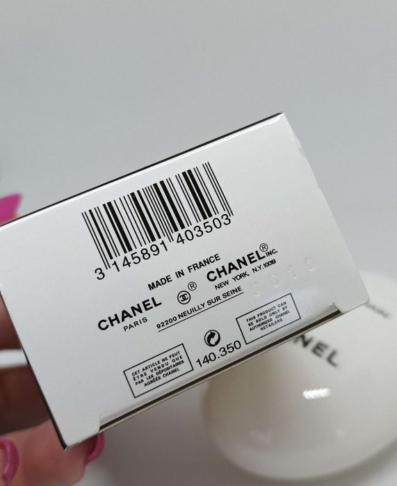 Chanel La Crème Main krem do rąk wygładzający i nawilżający