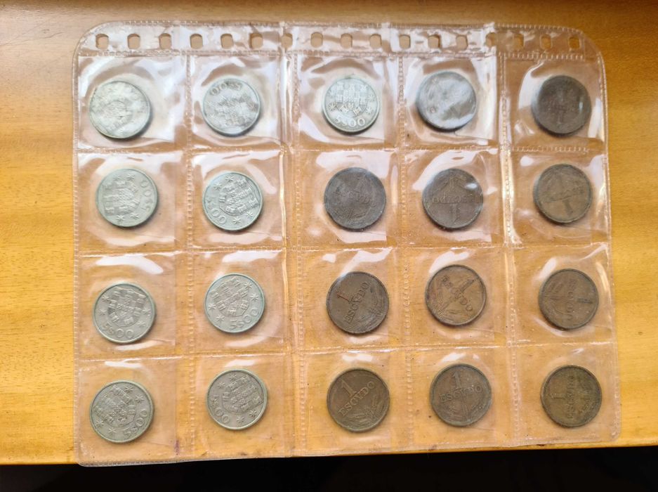 varias moedas antigas