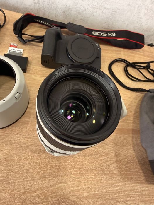 Фотоапарат Canon EOS R8 Body та обʼєктив Canon RF 70-200mm f/2.8L IS USM LENS