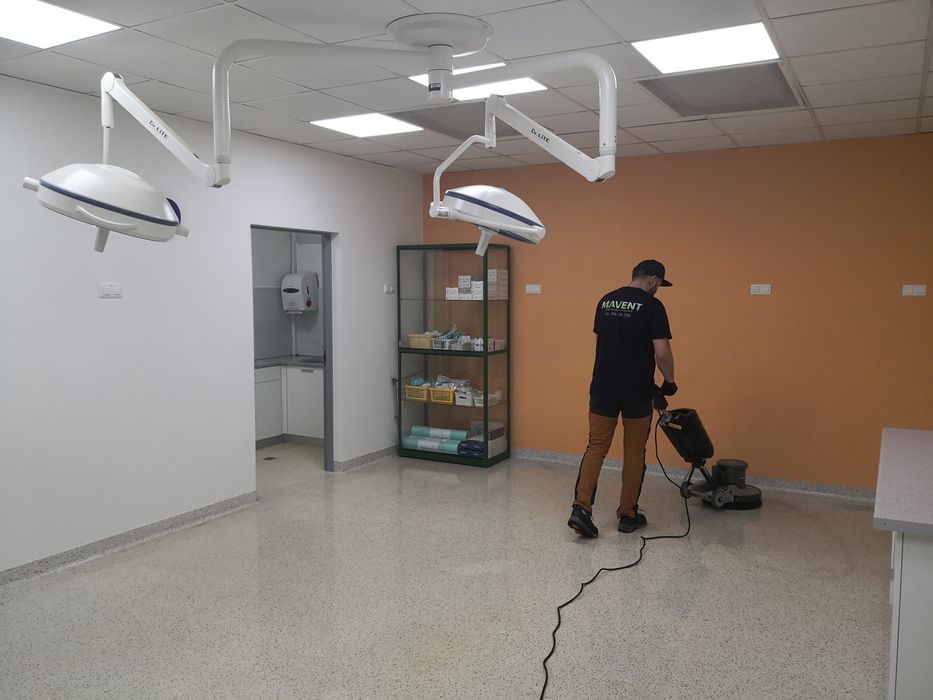 Polimeryzacja posadzek PCV czyszczenie wykładzin mycie podłóg