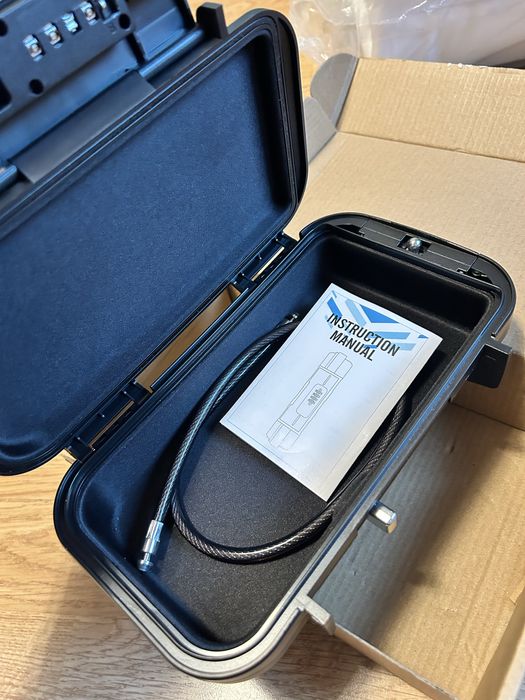 Mini sejf do odkodowania.